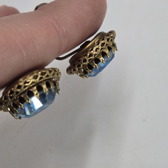 Vintage Gold Tone Blue Headlight Sparkling Rhinestone Clip Earrings Statement - Picture 3 of 6